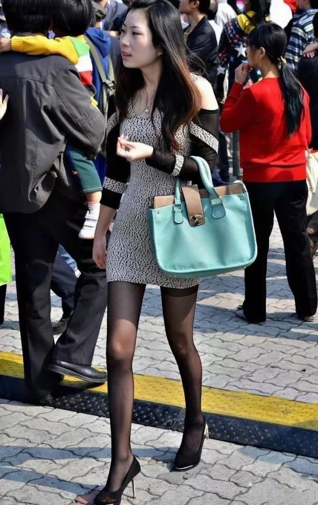 街拍路人，随性自然的个性穿搭参考，让你气质出众又迷人