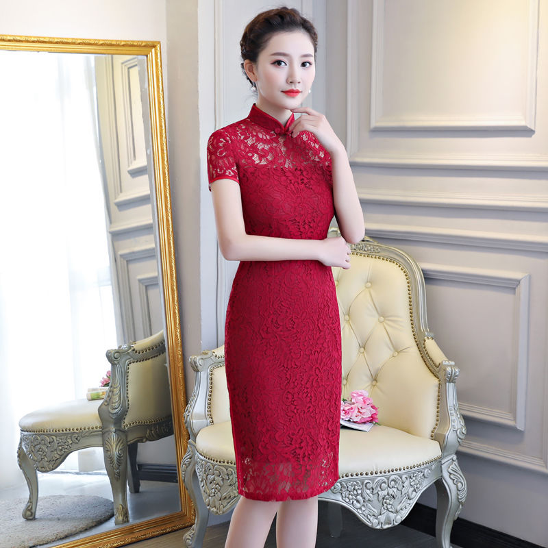 天，丁字裤竟然配旗袍?嫂嫂真会作“妖”，不过吸晴无数回头率飞