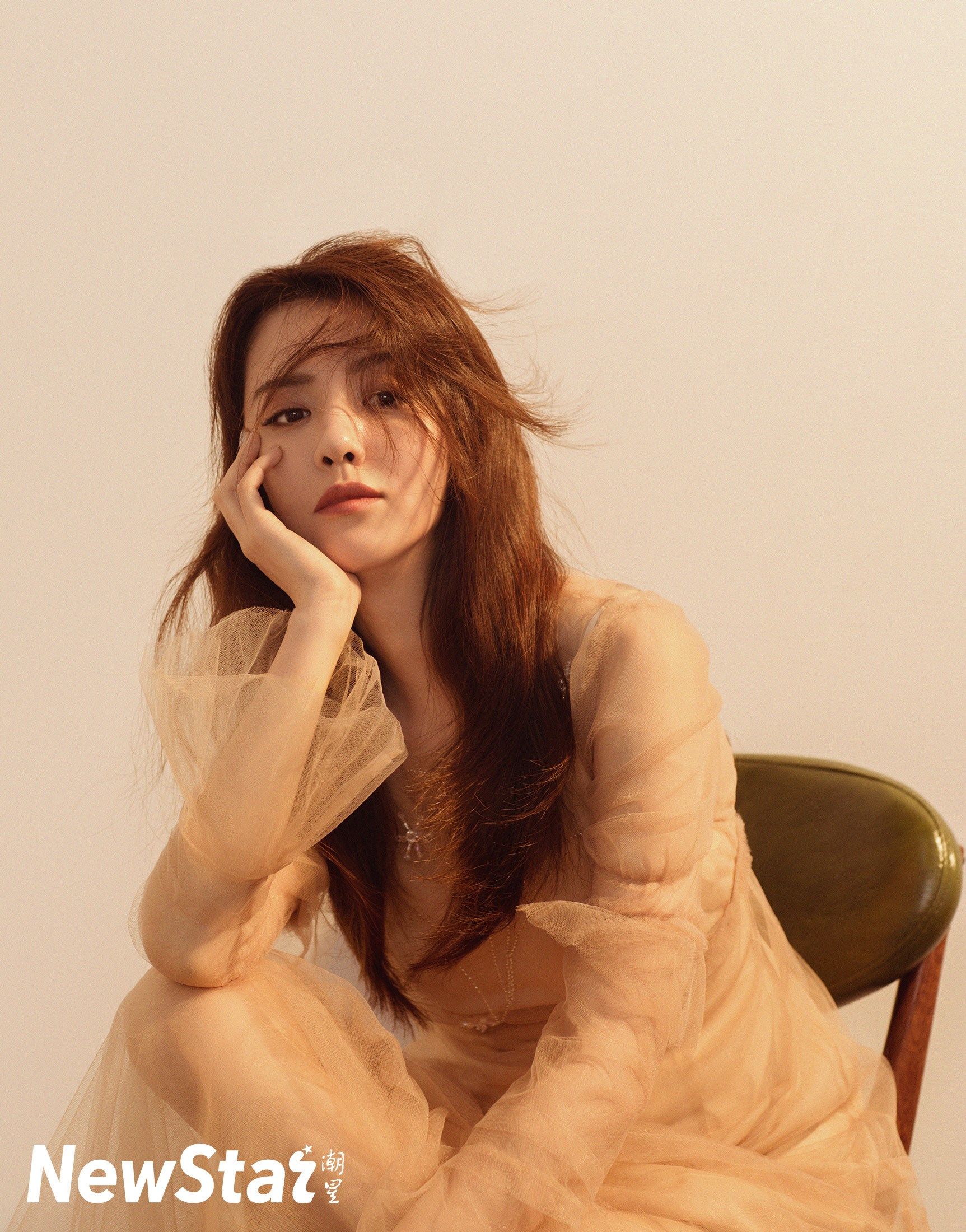 人气演员王晓晨再出时尚大片 完美身材曲线凹凸有致