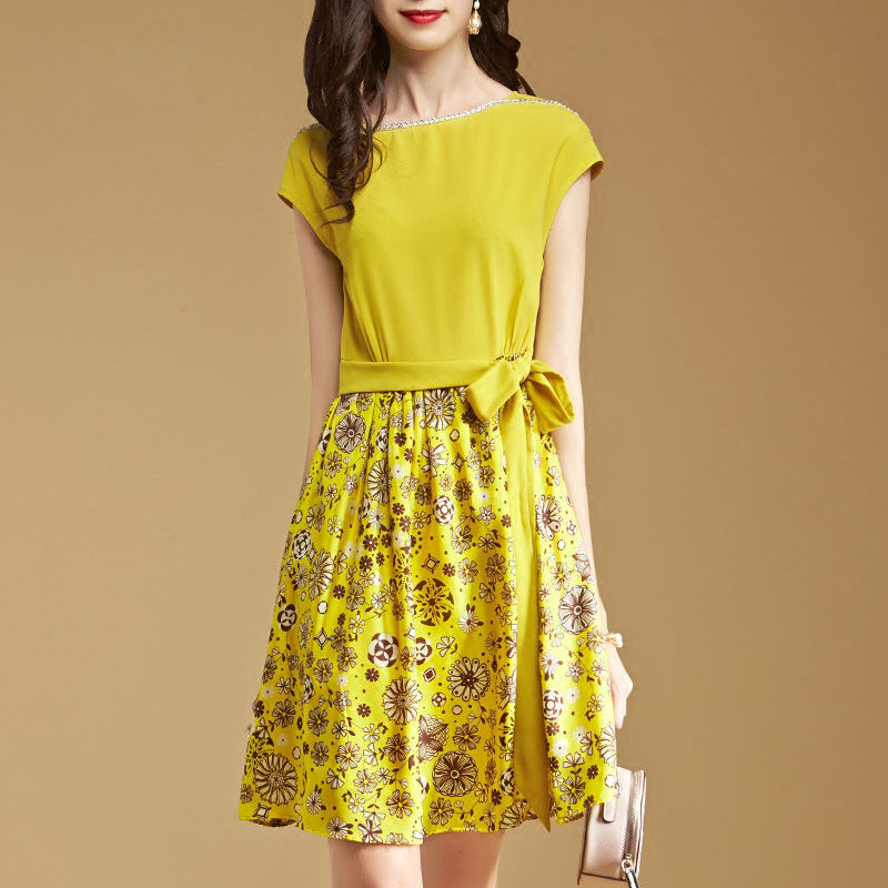 如果你喜欢连衣裙，看看下面几款“冷淡裙”，淡雅清新又不失时尚