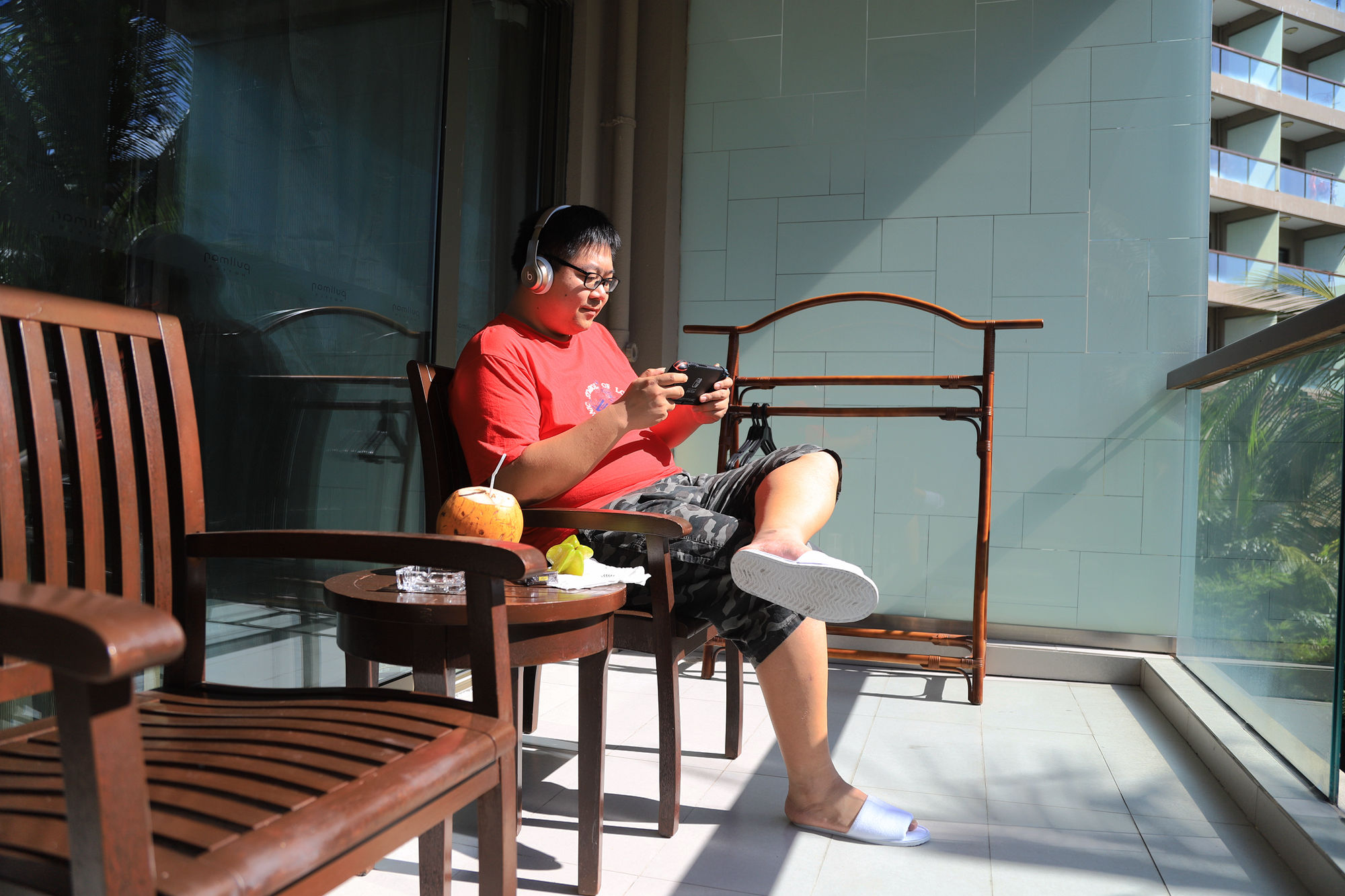 【遇上一座城】请到天涯海角来，一起去看比基尼大长腿的三亚微游