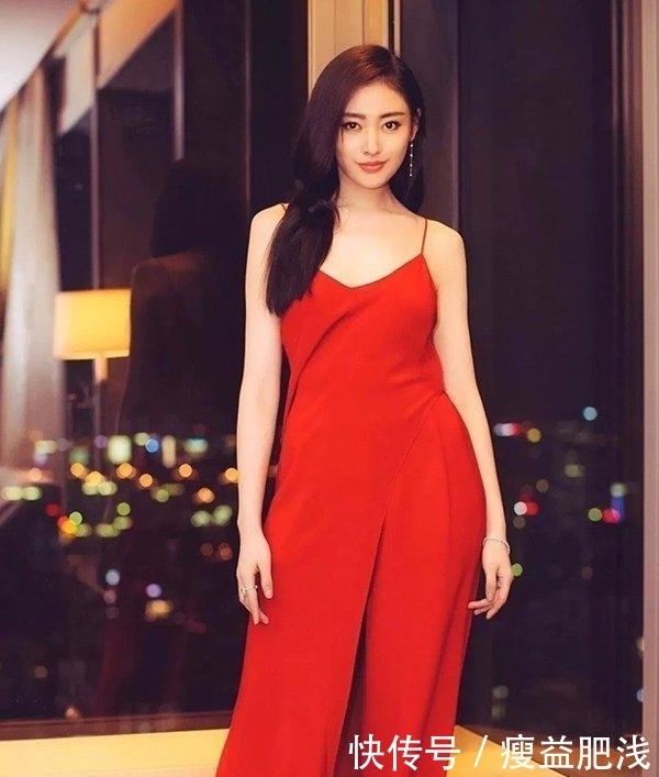 连体：穿连体裤变五五分身材，全靠好气质在强撑，张天爱首次成反面教材