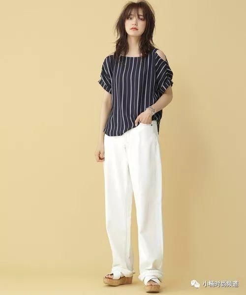 露出健康肤色!夏天的露肩日系穿搭介绍就看这