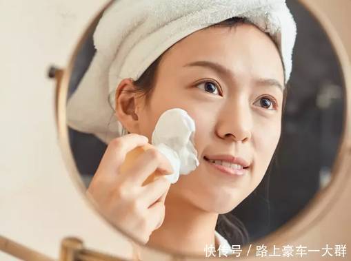  【洗面奶】晨起洗脸时, 还在坚持用“洗面奶” 我每天弄错! 难怪油腻长皱纹