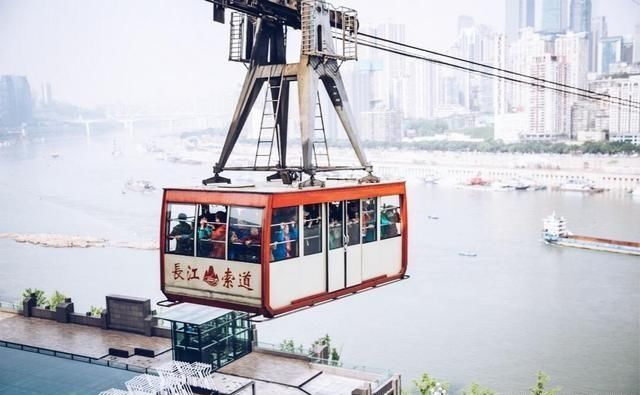  「重庆」中国最“郁闷”的城市，因面积过大，常被人误以为是一