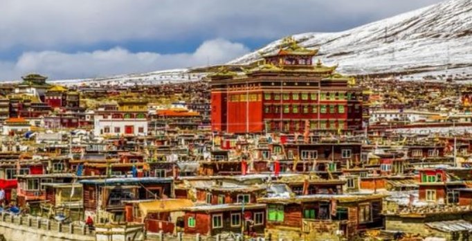  「发狂」国内最大的尼姑岛，数万女性再此修行，天黑规定让她们