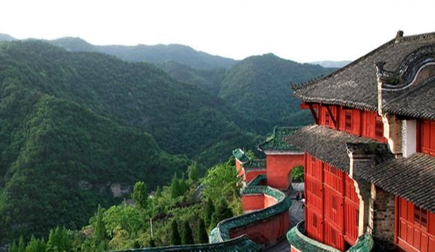 中国最赚钱的山，光卖门票就日赚80万，网友：这才是“金山”