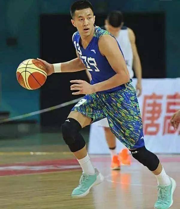  『球鞋』后卫穿什么篮球鞋合适？四款后卫球鞋推荐给你