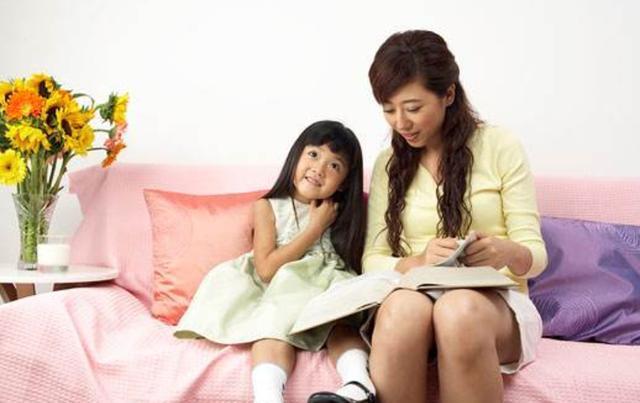 #影响#''妈妈,我们家是不是很穷?''两位宝妈的不同回答,影响孩子一生