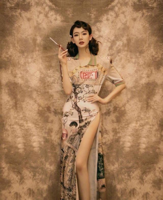  #性感#现在的女人真会穿,这样性感的旗袍直接穿上了,不过真好看