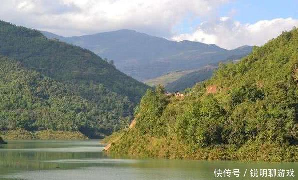 中国名字最长的两个县,长达15个字一口气读不下来,很适合自驾游