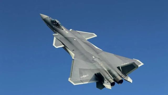  『D301航空钟』以首都之名，见证祖国军事腾飞！如今中国军迷迎来最幸福的时代