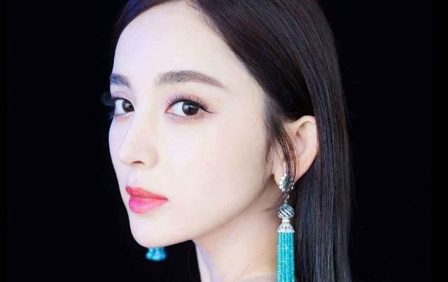 吴亦凡否认恋情，5个字“无情”回应，网友替古力娜扎心痛