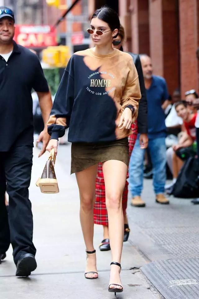 慵懒甜美超酷girl，卡戴珊家金小妹!