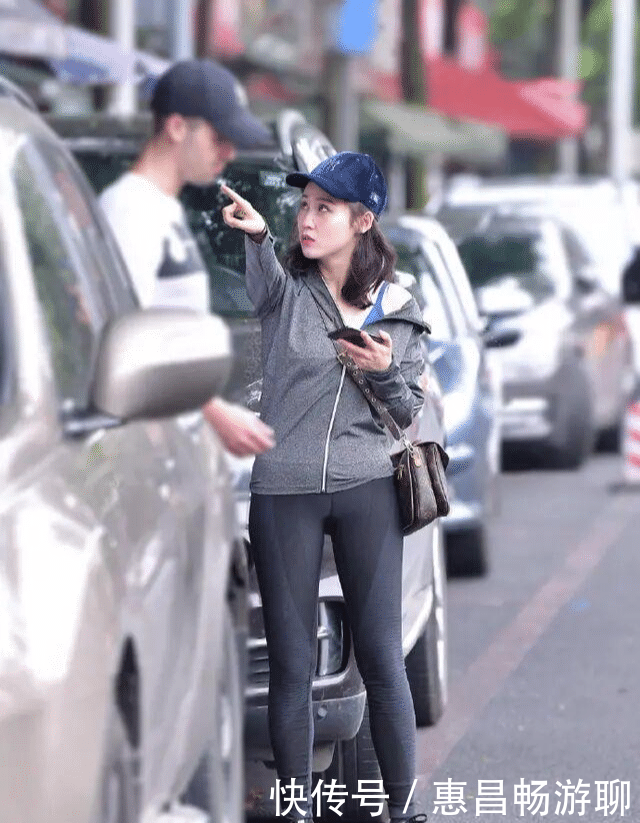  #束腰#健美裤贴身束腰，看出美女身材优势