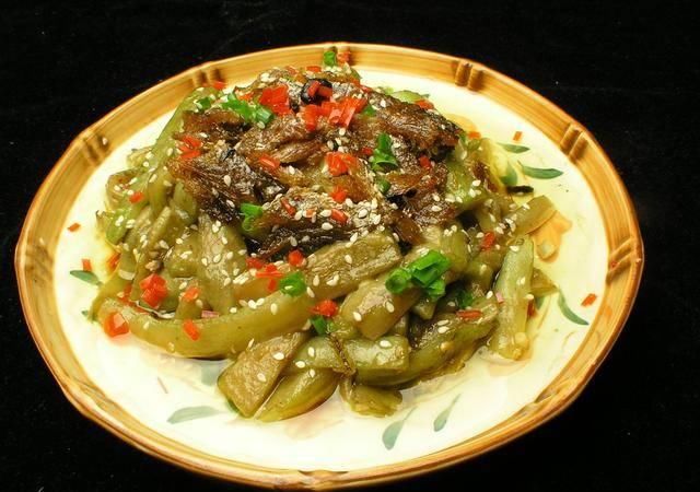  『子和螃蟹』茄子和蘑菇一起吃会中毒？和螃蟹同吃会腹泻？怎样吃茄子才健康？