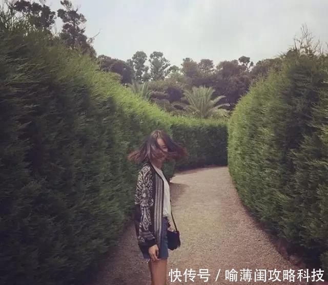 技巧@拍照姿势很尴尬?3个技巧就能解救你!