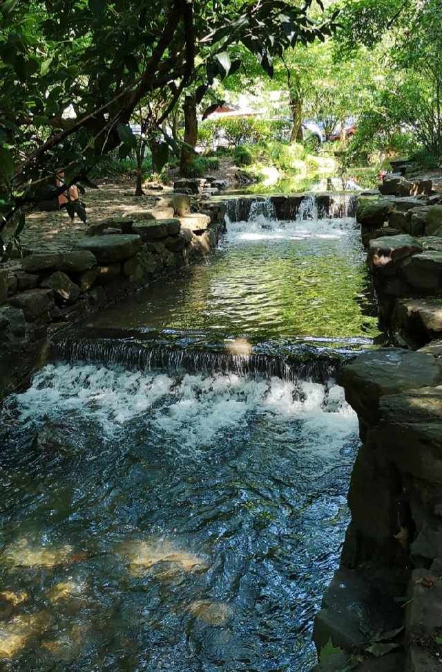 拍美照嬉水纳凉，九溪这两天特别好看，快去打卡