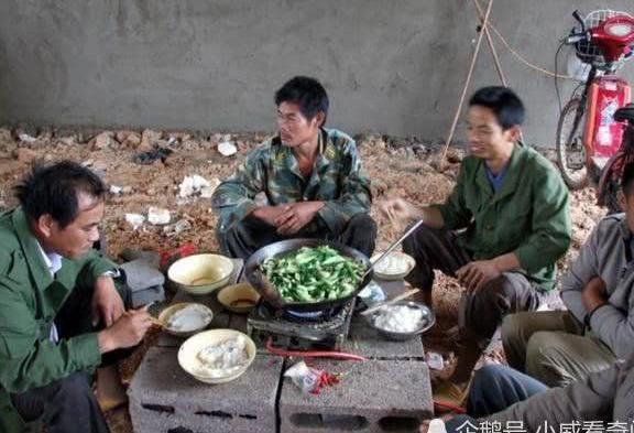 企业每月3000元的工资，为啥农民不愿干，而城里人愿意干？