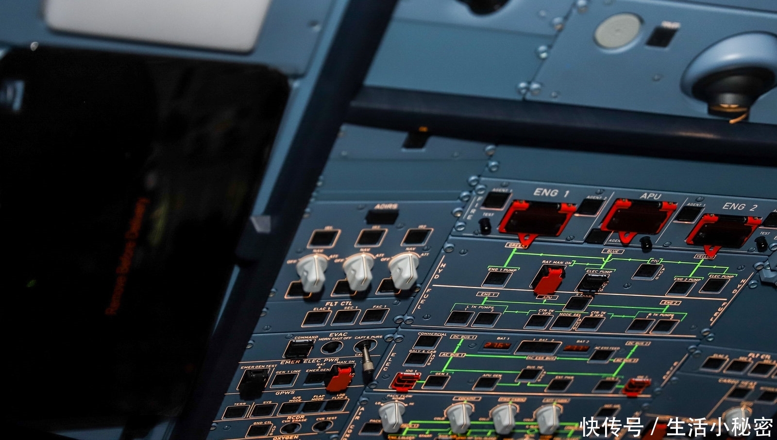  驾驶舱@周末我去上海开飞机了！3600元一小时，真实感受驾驶舱的