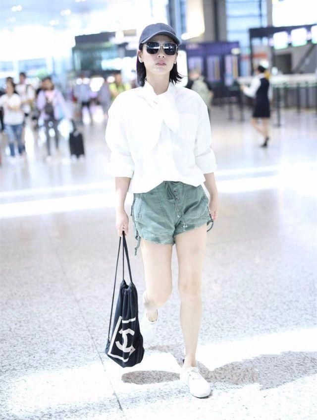 如果不是马思纯这个颜和这个腿，这身衣服穿着真不行!