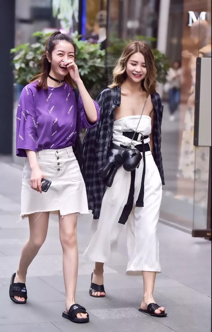 街拍路人,夏季潮流穿搭指南,让你清新又美丽