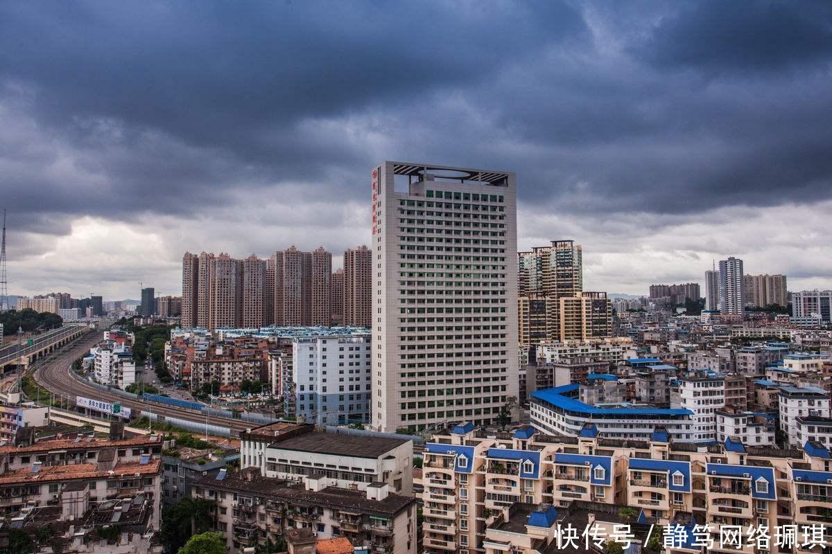 中国最尴尬的高楼 欲建528米高成全省第一, 却被砍至346米成第四