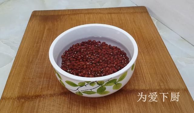  [香甜]面包别再烤着吃了，锅里一焖，比蛋糕香甜好吃，新手也能一次成功
