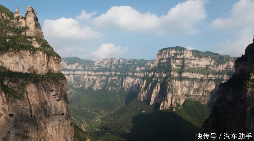 山西出现个“郭亮村”，藏于“井底”上千年，想出村都要爬台阶！
