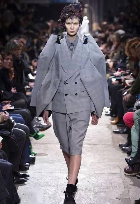  『时装画技法』时装系统里最难穿的一种类型——西装，在大牌设计师手下是如何被重塑？