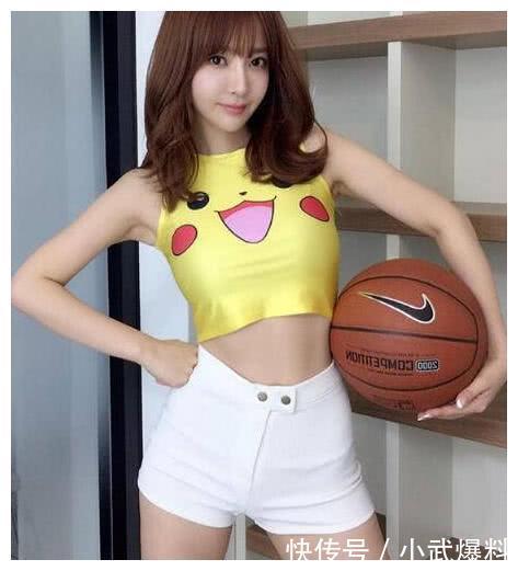 这位前健身女神如今成了一名健身教练