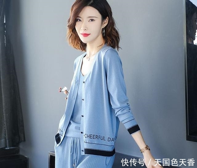  上身：五一快到了，今年流行这新款‘出游衫，45岁妈妈一下买5件，美爆
