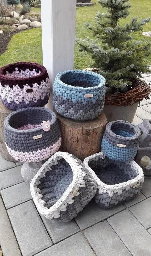  #手工#旧T恤秒变布条线，编织起来，效果不比毛线的差！DIY手工附教程