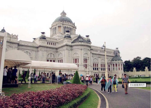 泰国人妖的晚年生活，光鲜背后几乎全是心酸，多数这样度过余生