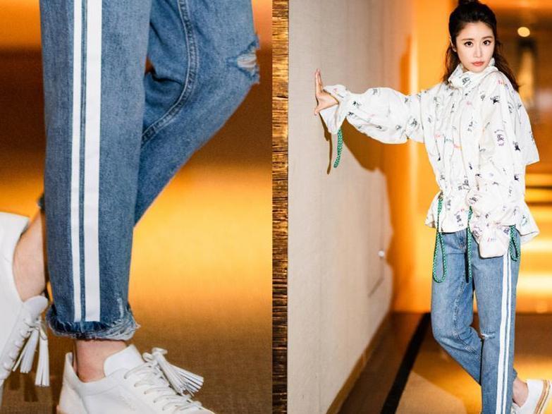 林心如启程纽约时装周, 自信搭配平底鞋, 颜值居然回春了!