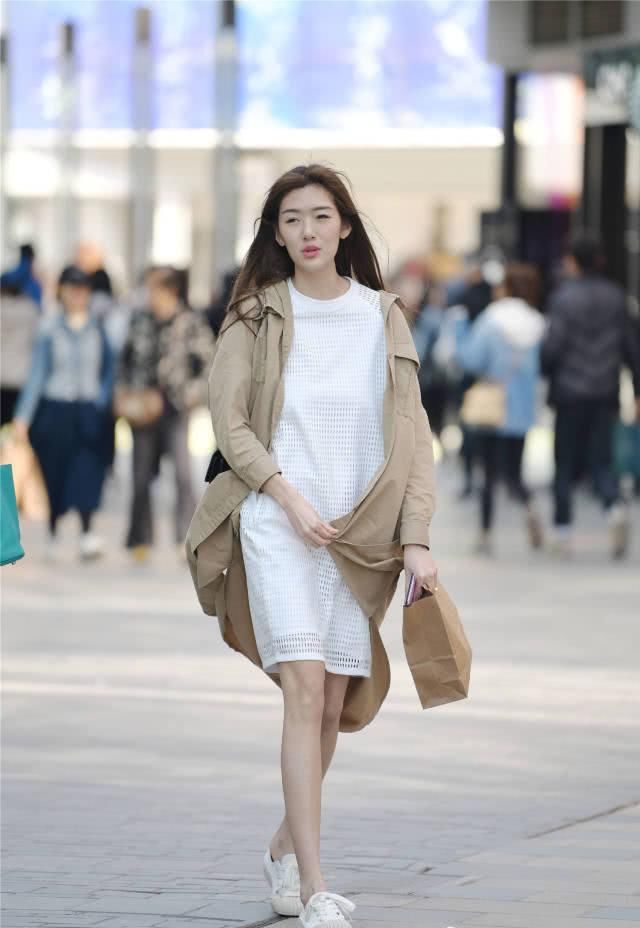  #脚下一双#春天也可以搭配裙子出门，这九款裙子，时尚的你更喜欢哪一款？