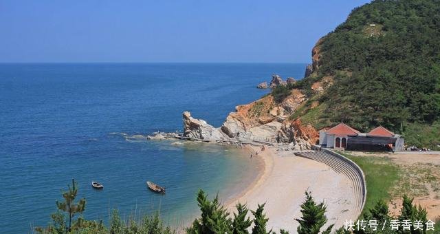 中国山东有一个县, 居住的人口越来越少, 其中有两个原因