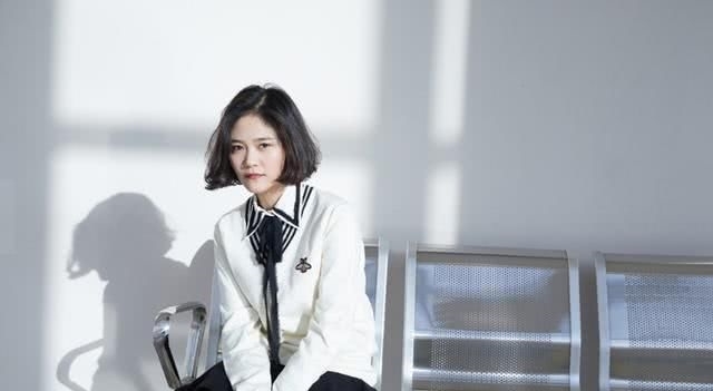 『影后』14岁就开始出道,母亲是金鸡影后,2次合作张嘉译被力捧