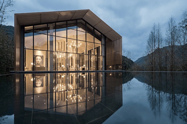 遇见安岚,大自然的馈赠:坐拥山涧别墅,听风闻雨泡天然温泉