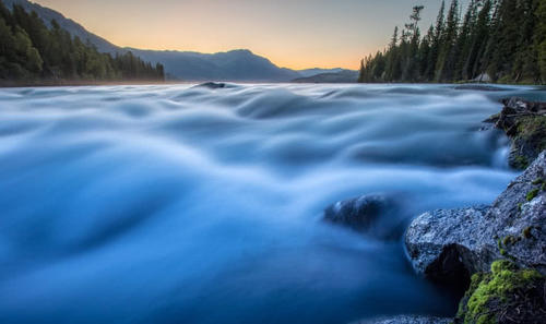 中国最晚睡觉的省，这里下午4点钟才上班，晚上9点天还没黑