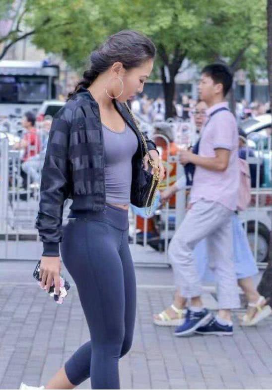 打底裤的优点实在是太多了！穿上它就能遇见更好的你！