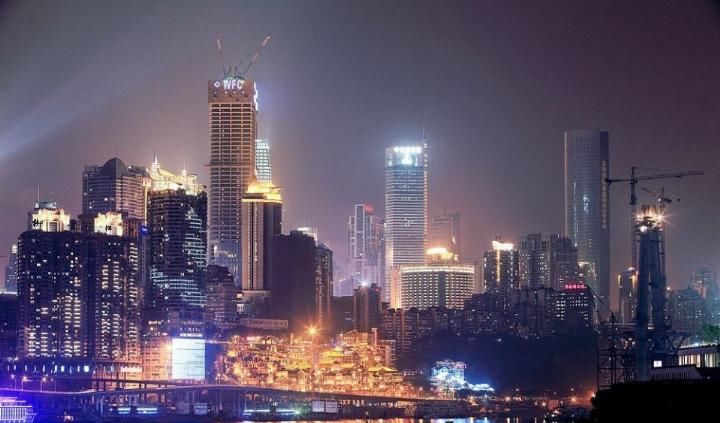 中国“四大火炉”城市之一，凌晨3点还是37度，肉在地上都能烤熟