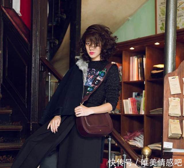 她两度做小三遭雪藏，复出成影后，穿搭雷人遭吐槽