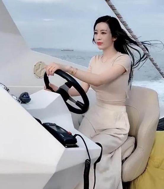  美女|性感美女天仙化人，美丽贤淑，瞬间被圈粉！