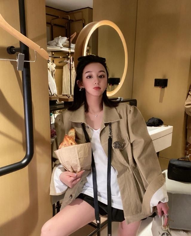  『选择一些』韵味十足的漂亮小姐姐，十款舒服又时尚潮流穿衣搭配，尽展不同寻常的艺术美