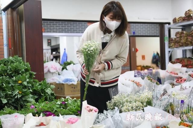  『春天』市民走出家门 去上海最大花市把春天带回家