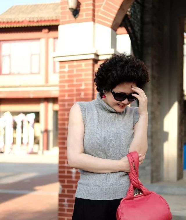  『女人』女人怎么穿搭才会显得,优雅女人味十足?