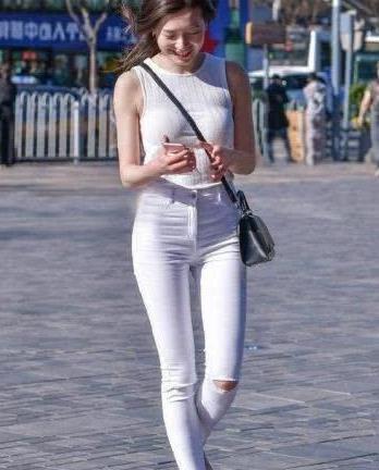 健身装这样穿出街也是没问题的