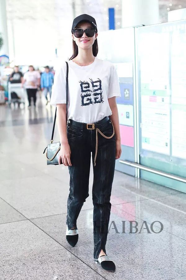 秘籍| 明星都在炫腹秀美腿，但怎么露才更高级?【海报街拍】