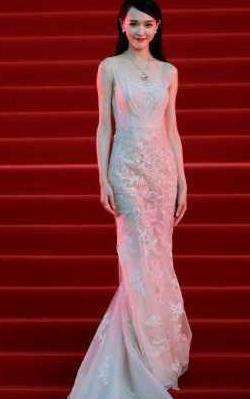 端庄优雅，恬静可爱惹人怜的唐嫣，难怪罗晋那么爱她